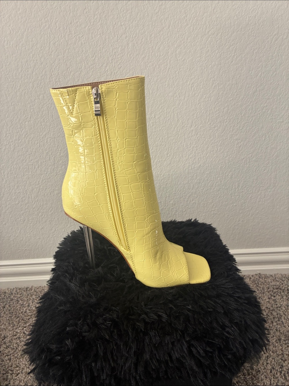 Azalea Wang Yellow Croc-Embossed Stiletto Sock Boot - Picture 3 of 6